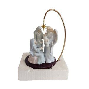 Vintage Christmas Around The World House Of Lloyd Nativity Music Box Porcelain